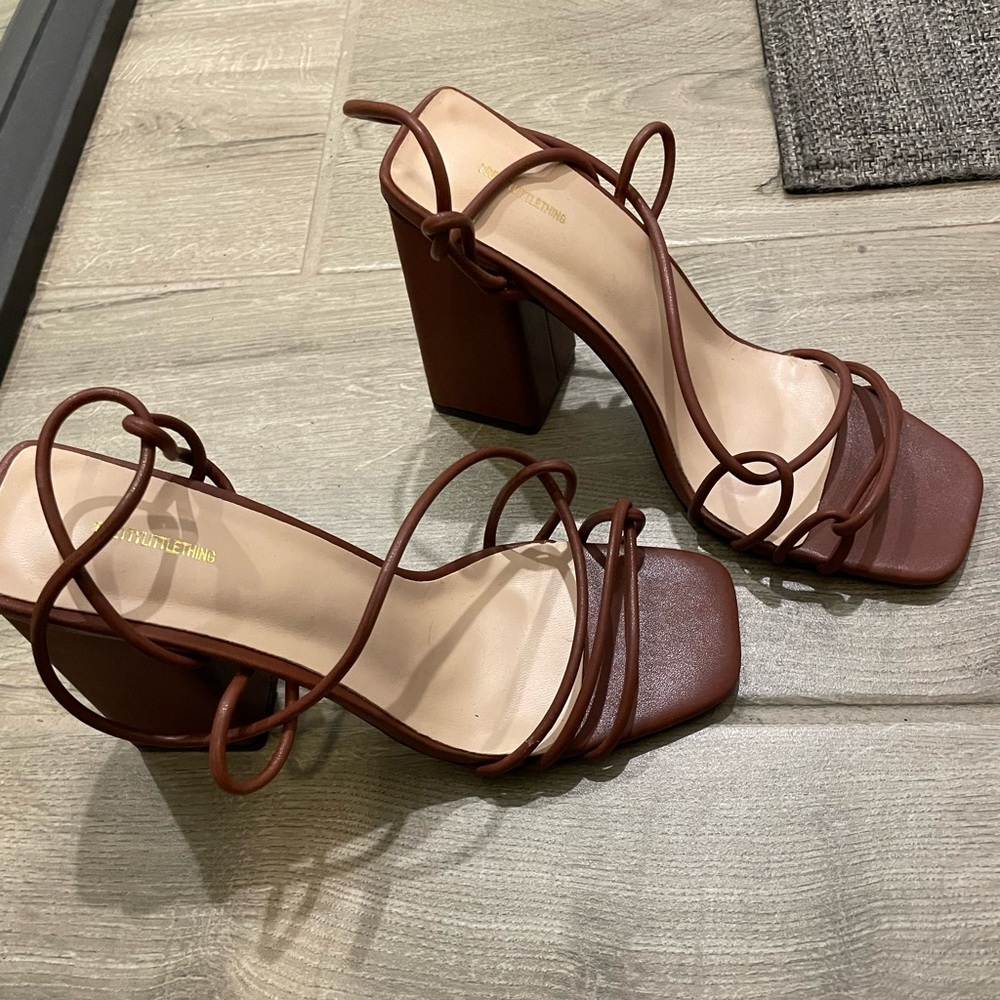 Brown Heels🤎